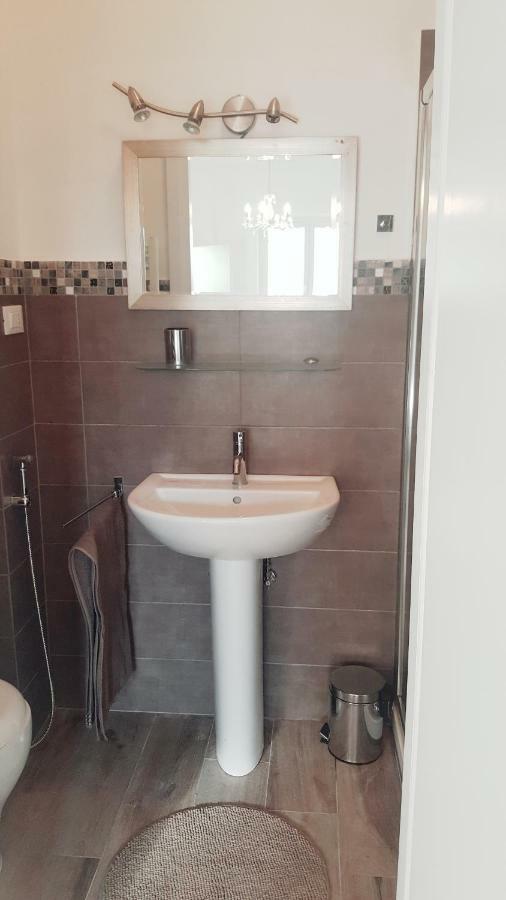 Ferienwohnung Un Bellissimo Nido A S.Pietro Rom Exterior foto